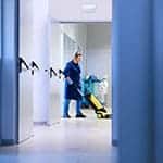 Почистване на сградата